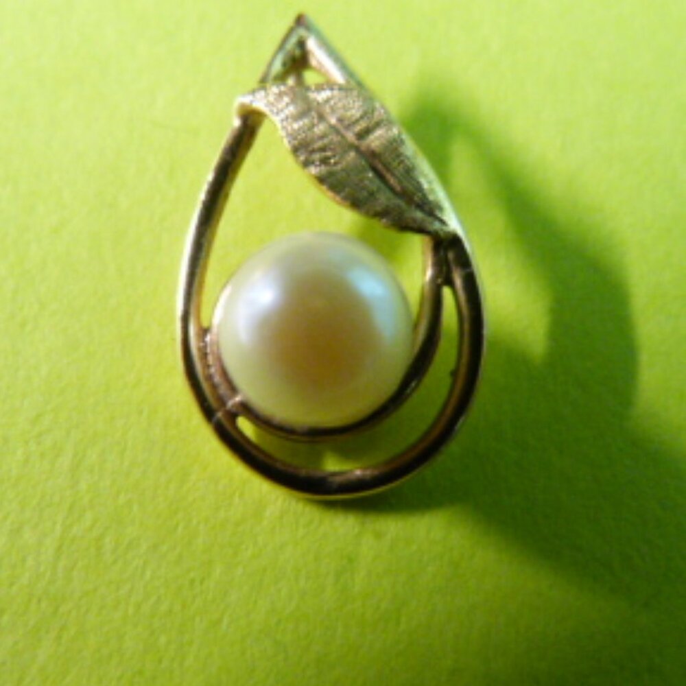 Darling 14k gold & cultured pearl pendant